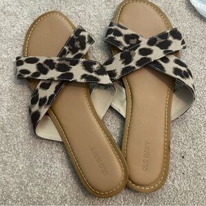 Old Navy Women's Leopard Print Sandals